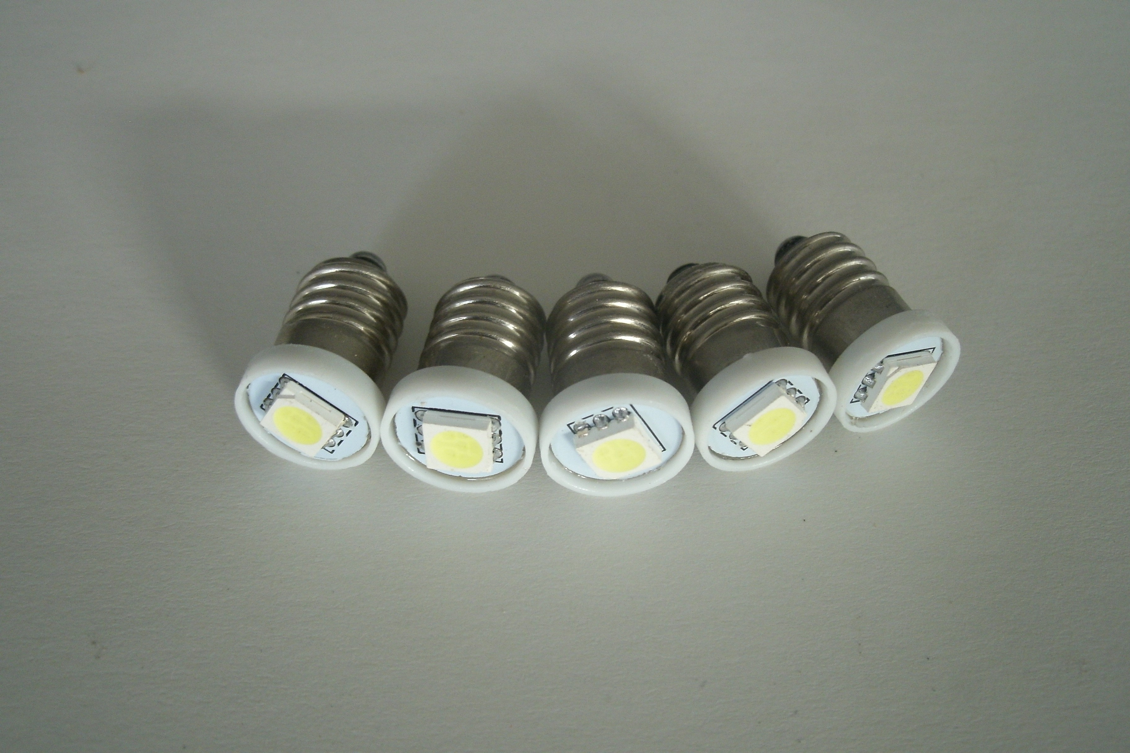 5 ampoules à visser à led (E10) tableau de bord - Atelier des anglaises